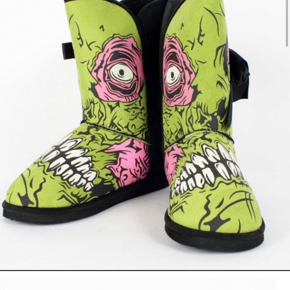 IN SEARCH OF Zombie iron fist boots SIZE 10